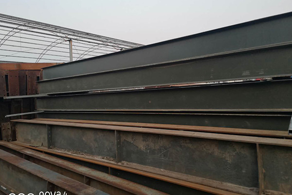 出售48*82*10行車房，柱子400*200，大梁600變400*200，行車梁400*260，檁條全鍍鋅200，開間6.3米