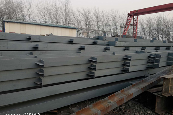 出售26米屋面梁11架，大頭600小頭400*200