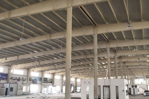 出售30加30米跨，152米長(zhǎng)，8米高庫(kù)房，柱子400變900*220，中柱400*200 大梁900變500*220，檁條200